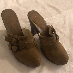 Dana Buchman tan mules suede Hazelton Desert 8.5